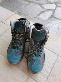 scarponi per montagna