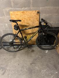 MTB Typhoon 26” Shimano Deore RockShox Tora 318