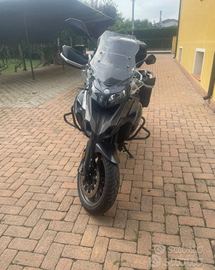 Stupenda Benelli TRK502