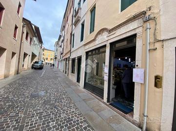 NEGOZIO A BASSANO DEL GRAPPA