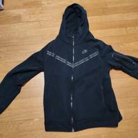 Felpa Tech Nike originale.