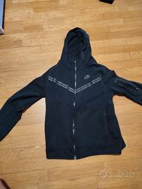 Felpa Tech Nike originale.