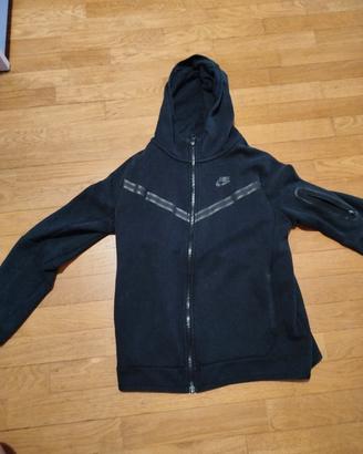 Felpa Tech Nike originale.