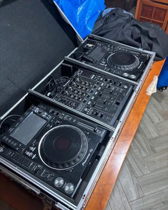 CDJ-2000NXS2 + DJM-900NXS