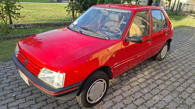 Peugeot 205