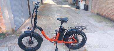 bici elettrica fat bike jeep phoenix 