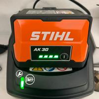 Caricabatterie AL101 Stihl