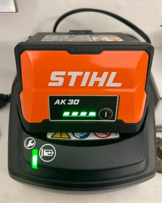 Caricabatterie AL101 Stihl