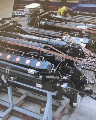 COPPIA  MOTORI CRM 18 DS terza serie 2 x 1300 CV 