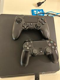 Ps4 SLIM 1 TB + 2 controller + 5 giochi e Cuffie
