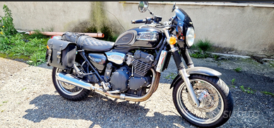 Triumph legend 900