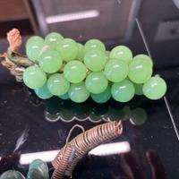 4. Grappoli. D uva in giada