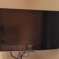 Tv Samsung 32" + decoder e staffa fissaggio al mur