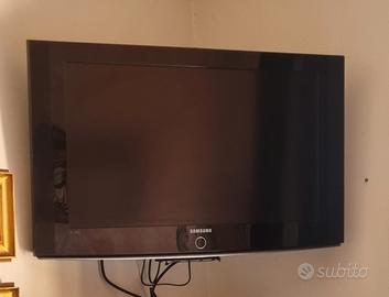 Tv Samsung 32" + decoder e staffa fissaggio al mur