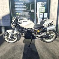 DUCATI Monster 696 MONSTER 696