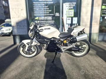 DUCATI Monster 696 MONSTER 696