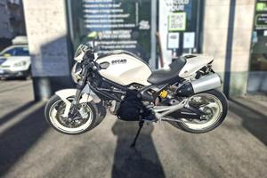DUCATI Monster 696 MONSTER 696