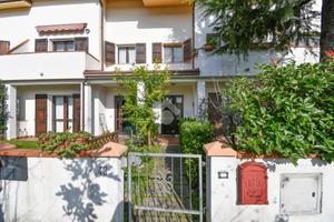 VILLA A SCHIERA A POGGIO RENATICO