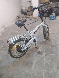 Bici elettrica pieghevole