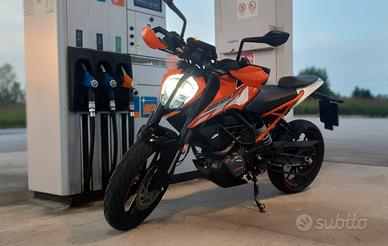 KTM Duke 125
