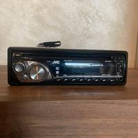 Autoradio JVC KD-G351 con frontalino estraibile.