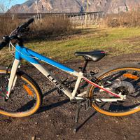 Bici Cube Acid 240 SL