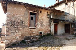 RUSTICO A CAPRINO VERONESE