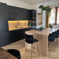 Cucina con penisola nuova