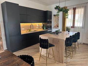 Cucina con penisola nuova