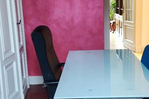 Stanza in ufficio in condivisione