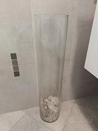 Vaso in vetro trasparente. 