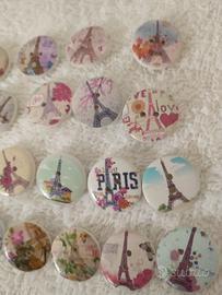 Bottoni con tour Eiffel per appassionati di Parigi