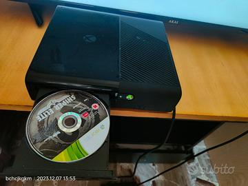 Xbox 360 più 2 giochi (Fifa 18 e Sniper Elite)