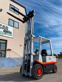 Carrello elevatore usato diesel marca OM modello D