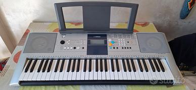 pianola yamaha e323 + pedale sustain bespeco