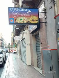 Locale Commerciale completo di attrezzatura