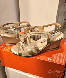 Sandali eleganti in pelle e vernice 