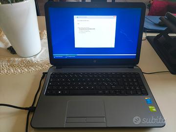 Notebook  HP 15,6" con SSD - Windows10 - anno 2014