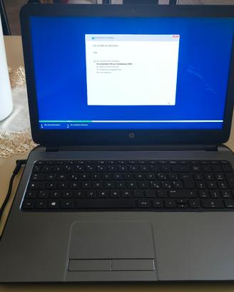 Notebook  HP 15,6" con SSD - Windows10 - anno 2014