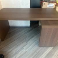 SCRIVANIA CON PIANO ESTRAIBILE