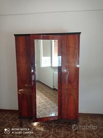 armadio  comò lampadario 
