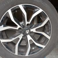 Gomme con cerchi in lega 