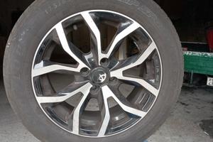 Gomme con cerchi in lega 