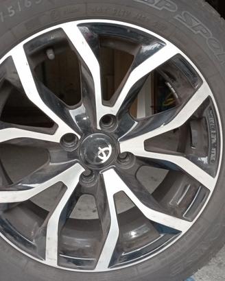 Gomme con cerchi in lega 