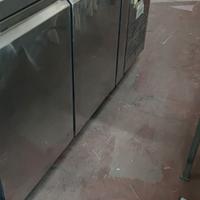 bancone con 2 sportelli frigo in acciaio