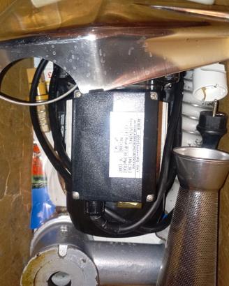 Macchina elettrica spremi pomodori