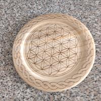 Piatto in legno con fiore della vita
