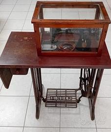 Macchina da cucire Singer d'epoca