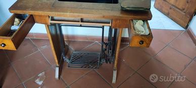  macchina da cucire a pedale Necchi  vintage 