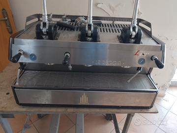 macchina caffè a leve 3 gruppi 